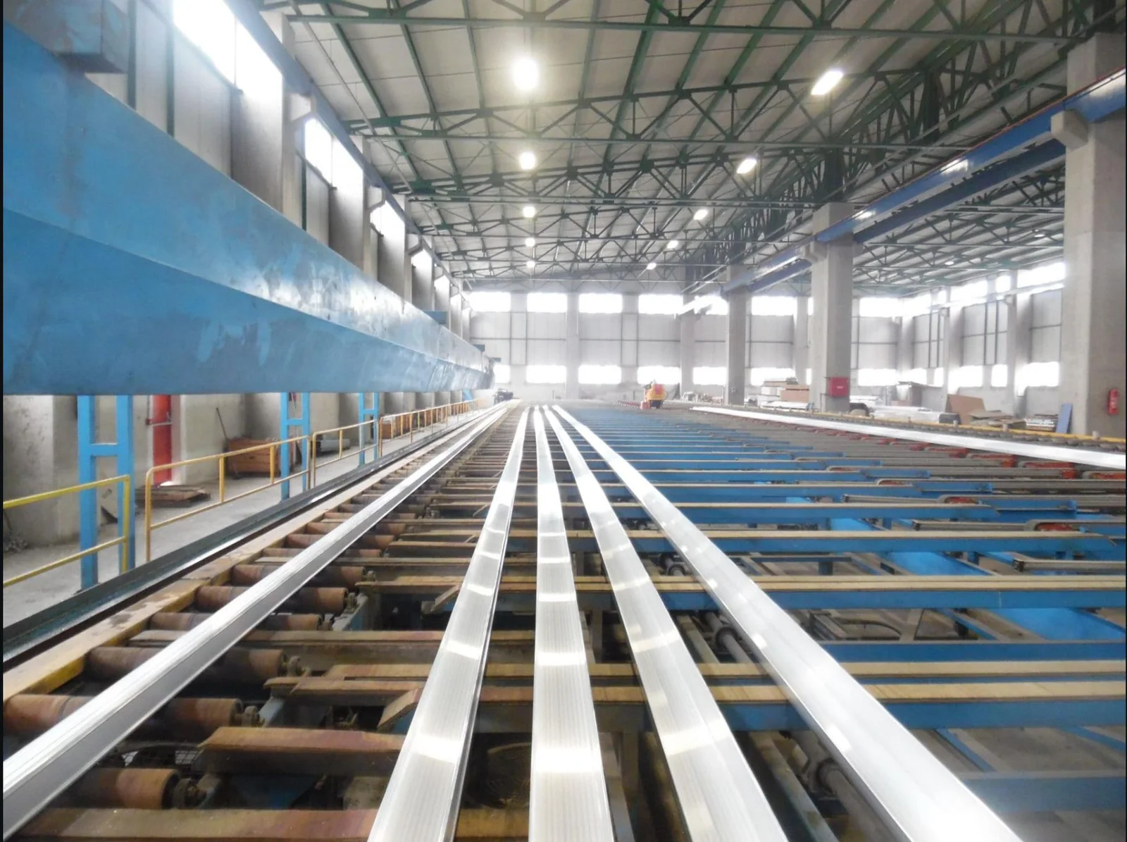 Tam Otomatik Fabrika İçi Lojistik — ADA TRUSTAR kurulumu — 2